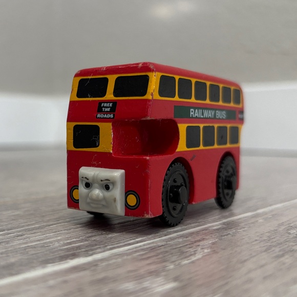 Wooden Bulgy - Display Model - Picture 2 of 8
